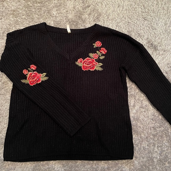 Bluenotes Black Floral Embroidered Sweater - Picture 1 of 2